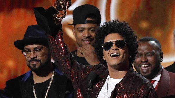 Bruno Mars conquista 6 Grammys Bruno Mars conquista 6 Grammys