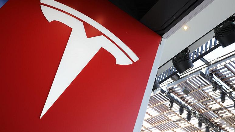 Teslas Mega-Akku generiert 650.000 € in 2 Tagen Teslas Mega-Akku generiert 650.000 € in 2 Tagen