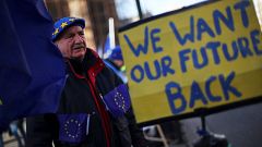 Maioria de britânicos quer novo voto sobre o Brexit