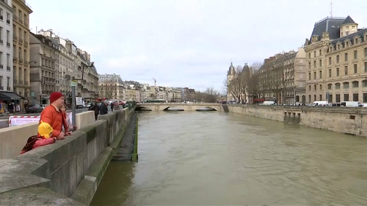 Париж: на пике паводка 
