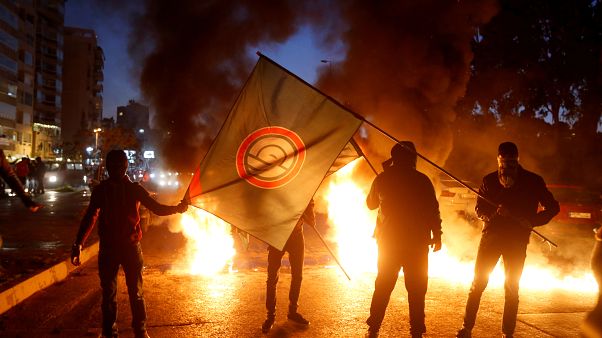 بالفيديو: الأزمة السياسية توقظ الشارع اللبناني بالفيديو: الأزمة السياسية توقظ الشارع اللبناني