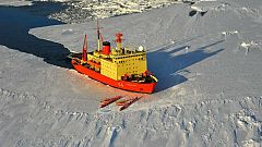 Argentine icebreaker pays tribute to missing submarine crew