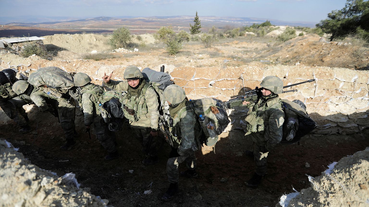 Η Τουρκία σφυροκοπά το Αφρίν 