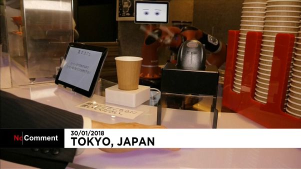 Abre en Tokio el primer café con camareros robot Abre en Tokio el primer café con camareros robot