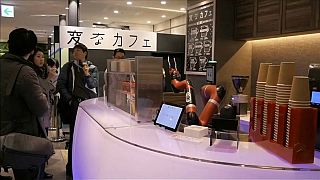 Robot barista no Japão