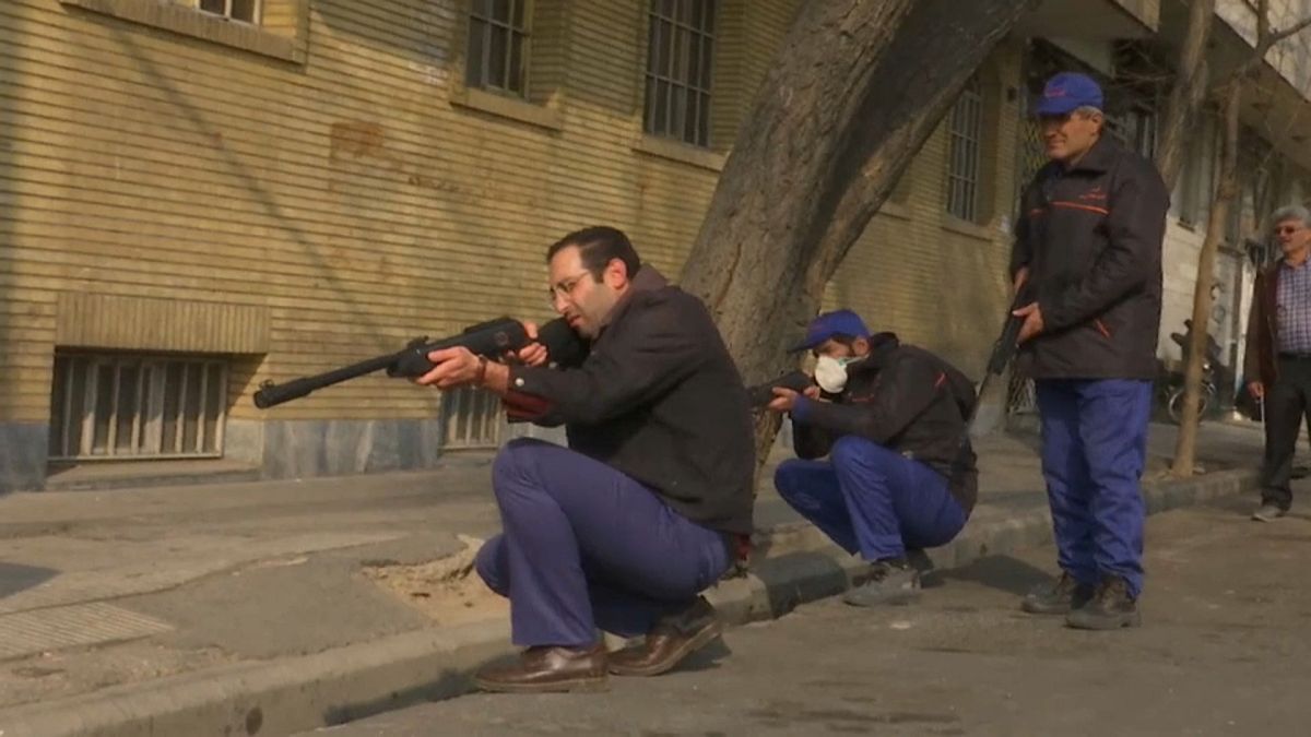 فيديو: قناصة لاصطياد مليوني جرذ غزوا شوارع طهران 