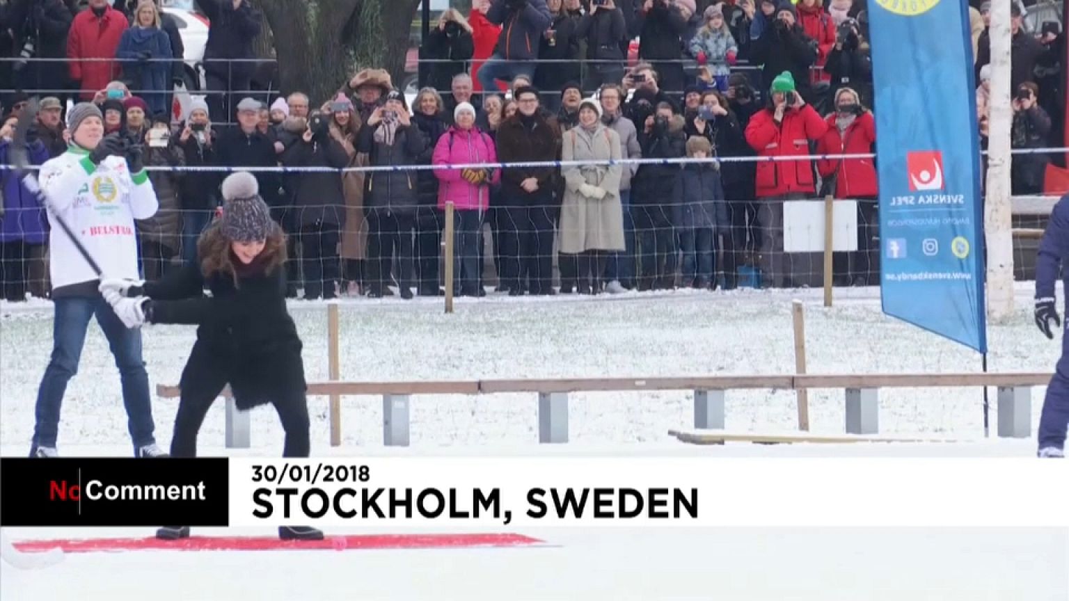 Kate e William assistem a um jogo de Bandy na Suécia