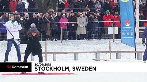 Kate e William assistem a um jogo de Bandy na Suécia