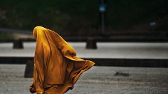 Segunda mujer arrestada en Teherán por quitarse el hiyab como símbolo de protesta