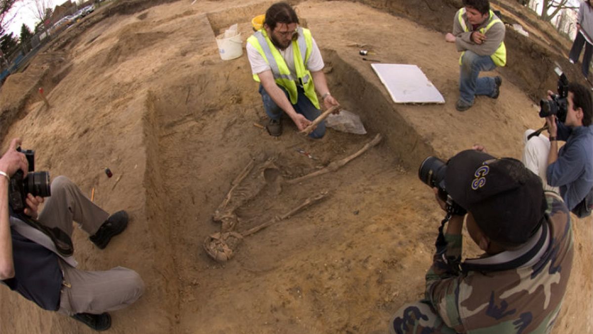 Hollanda'da 6.000 yıllık 'anne ve bebek' iskeleti