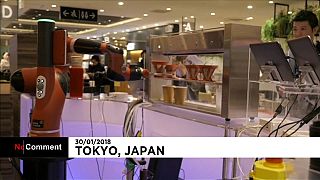 شاهد: أول مقهى في اليابان يعمل به روبوت لخدمة الزبائن