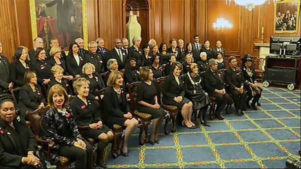 Reazione "in nero" dei democratici al discorso di Trump Reazione "in nero" dei democratici al discorso di Trump