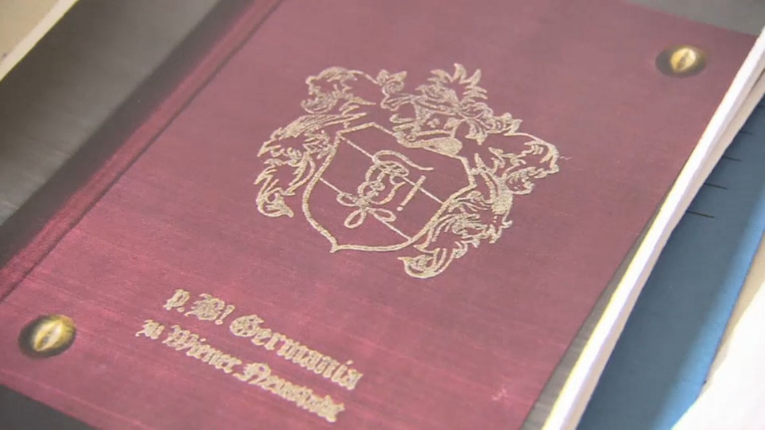 Umstrittenes Buch mit Nazi-Liedern