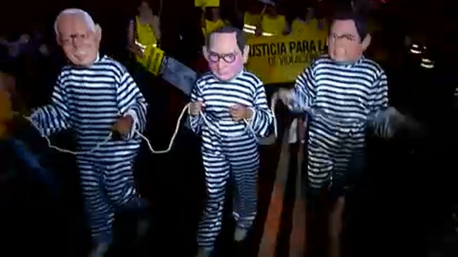 Fujimori megosztja Perut