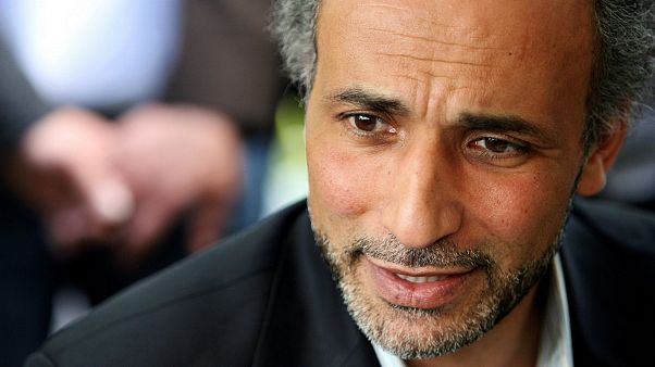 پلیس فرانسه بازداشت موقت طارق رمضان اسلام شناس سوئیسی را تمدید کرد پلیس فرانسه بازداشت موقت طارق رمضان اسلام شناس سوئیسی را تمدید کرد