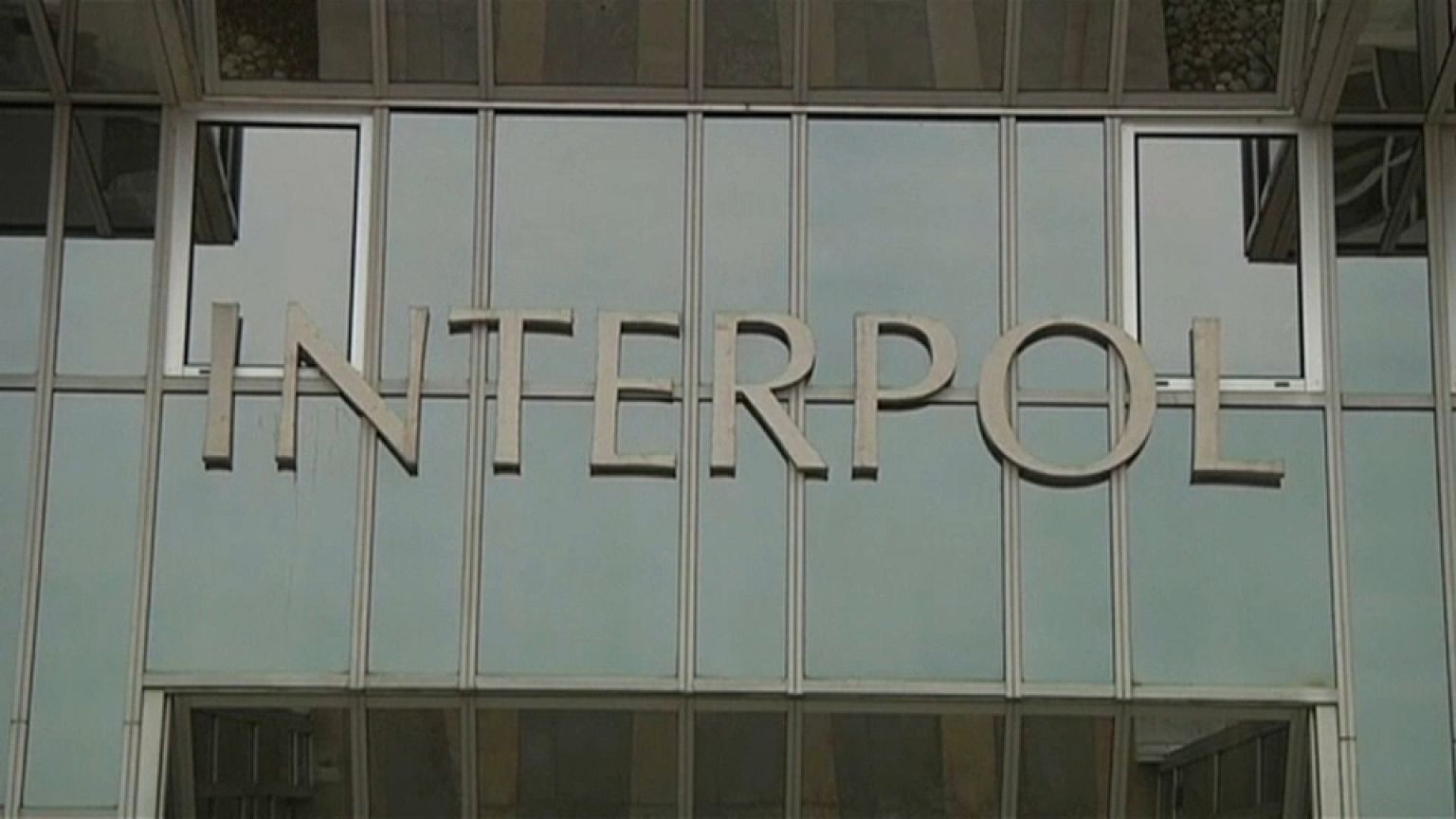 Interpol: 50 combattenti dell'Isis sbarcati in Italia, la polizia smentisce