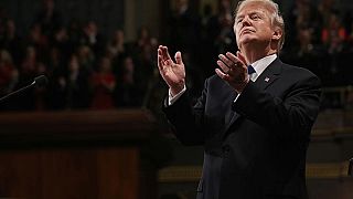Donald Trump aplaude efusivamente su propio discurso