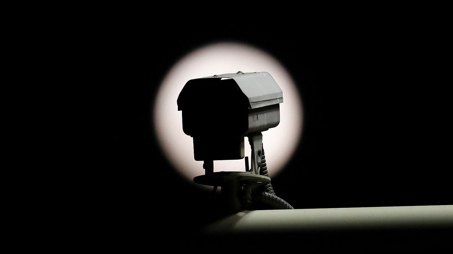 Nueva aplicación de Edward Snowden convierte tu teléfono en un sistema de seguridad personal para tu casa.