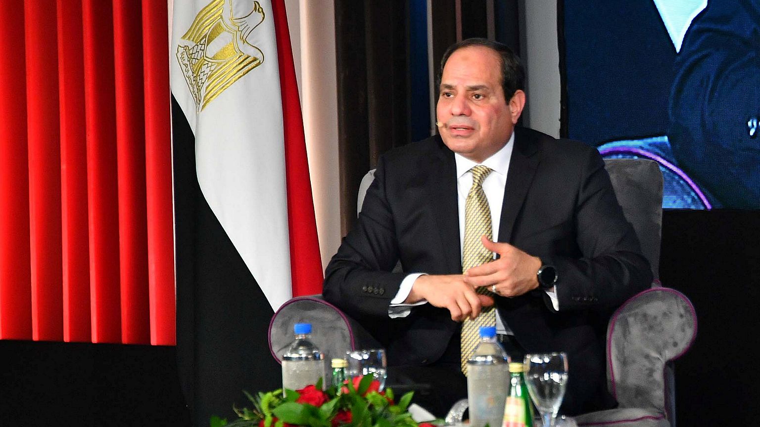 خلال افتتاحه حقل غاز في بورسعيد.. السيسي: "أنا لست سياسيا بتاع كلام"