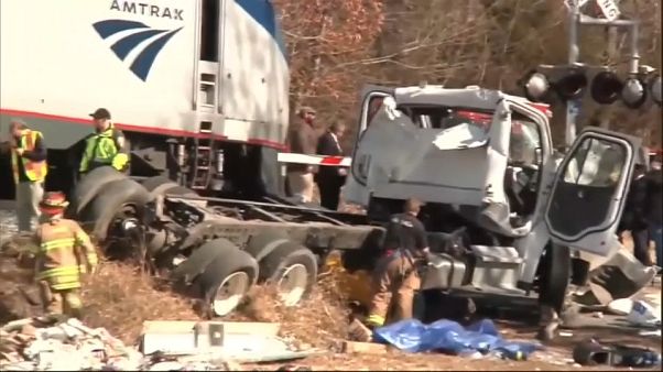 Muere una persona en el accidente de un tren en el que viajaban congresistas de EE UU Muere una persona en el accidente de un tren en el que viajaban congresistas de EE UU