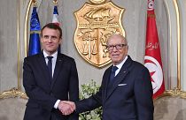 ماكرون يعلن عن حزمة مساعدات لمواكبة تونس في مسارها الديمقراطي