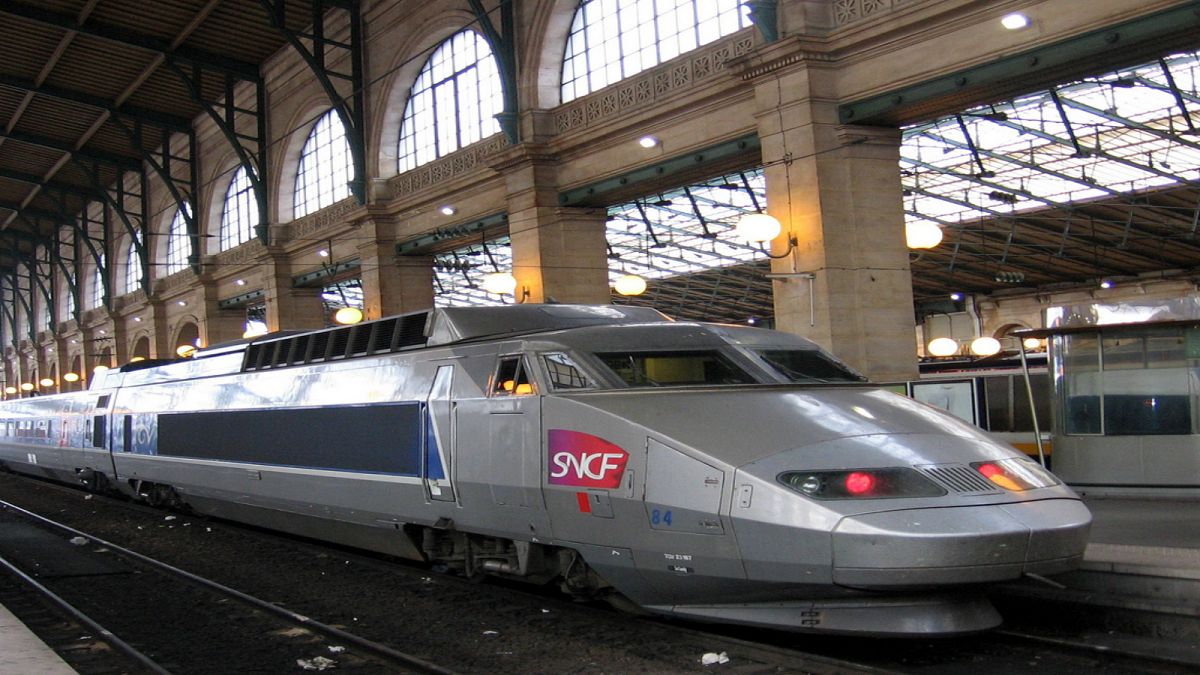 القضاء الفرنسي ينصف "العمال المغاربة" على حساب شركة نقل السكك الحديدية