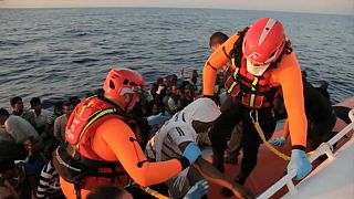 Soccorso ai migranti nel Mediterraneo, come cambiano le regole