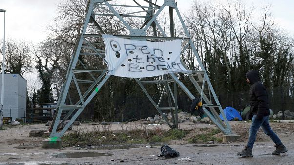 Γαλλία: Επεισόδια με μετανάστες στο Καλαί Γαλλία: Επεισόδια με μετανάστες στο Καλαί