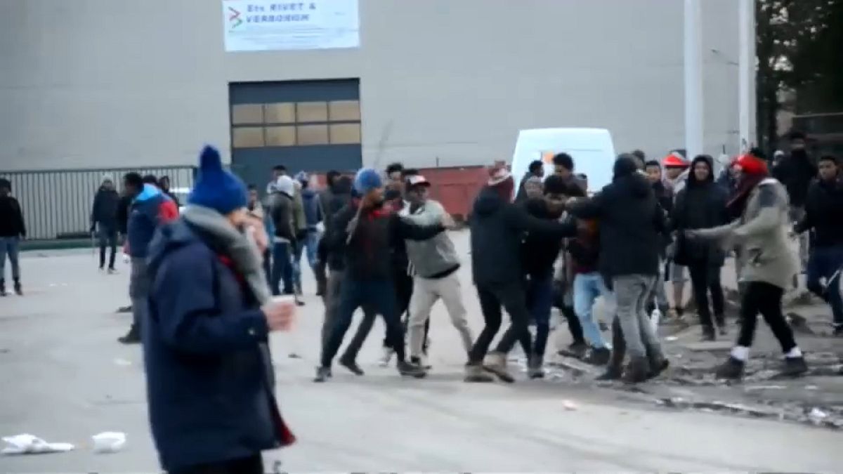 Violences "jamais vues" à Calais