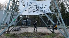 Botte tra migranti a Calais: venti feriti