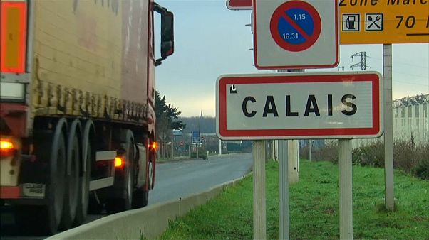 Fransa: Göçmen kampında şiddet olayları Fransa: Göçmen kampında şiddet olayları