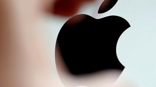 Vende di meno, ma guadagna di più: il caso Apple