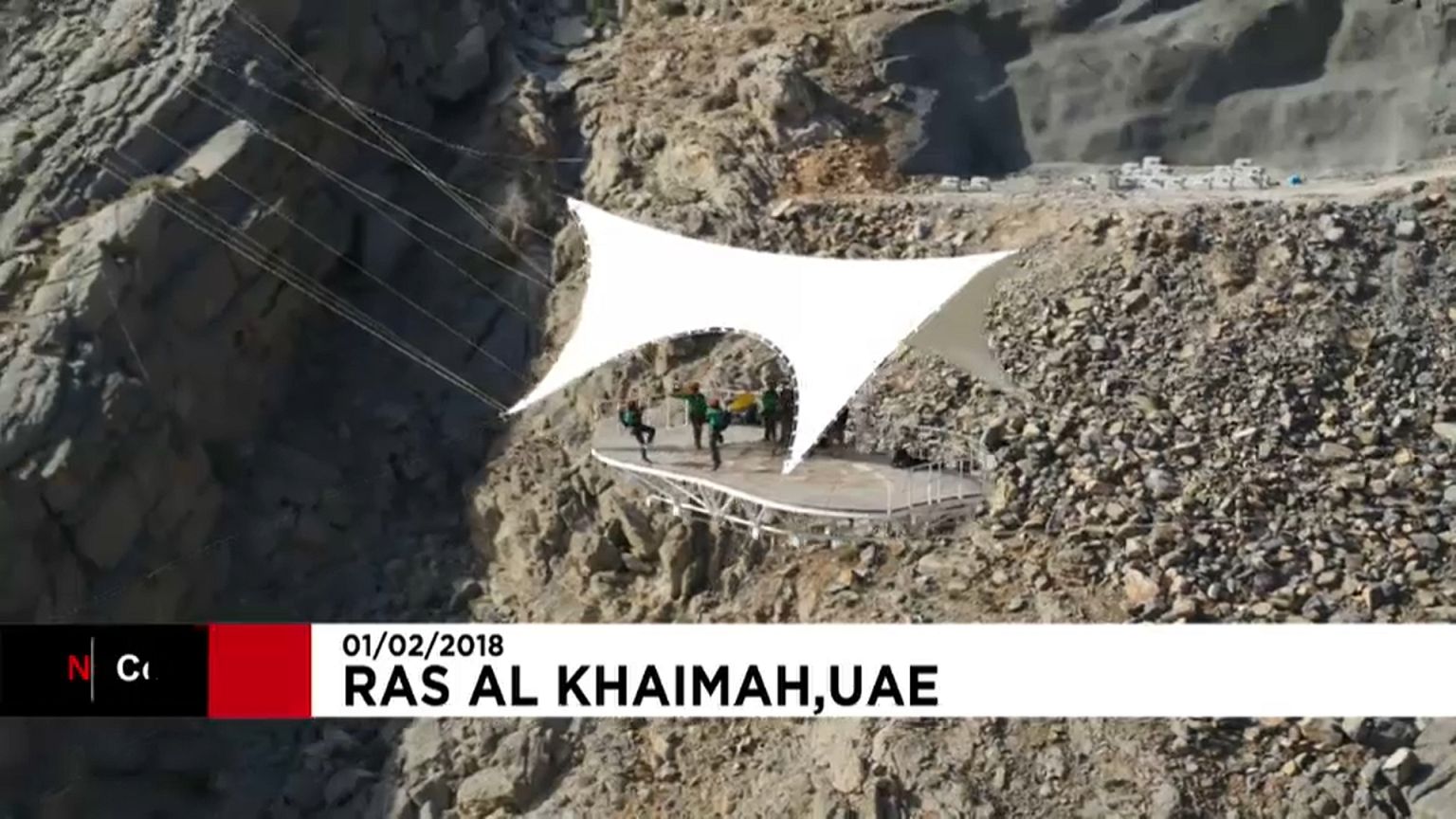 A világ leghosszabb átcsúszó kötélpályáját avatták fel az Egyesült Arab Emírségekben 