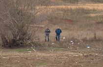 Policías y militares supervisan la zona del accidente