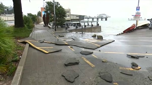Turistas isolados na Nova Zelândia. Turistas isolados na Nova Zelândia.
