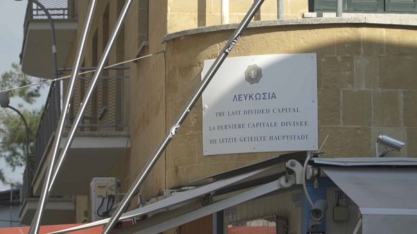 Filo spinato e contraddizioni: Nicosia, capitale divisa Filo spinato e contraddizioni: Nicosia, capitale divisa