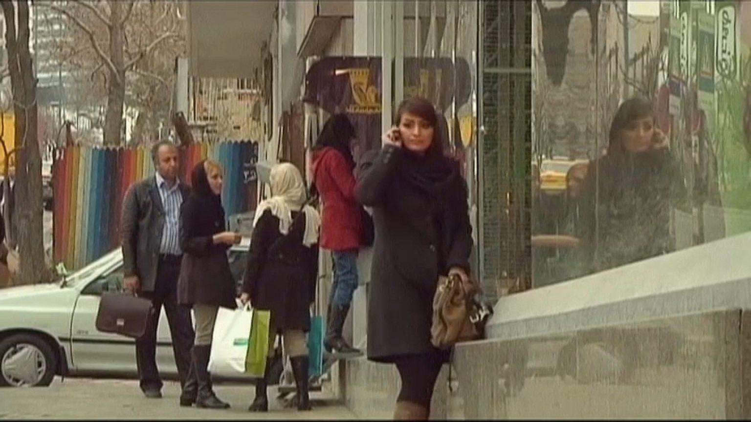 Iran : le voile continue de faire des vagues