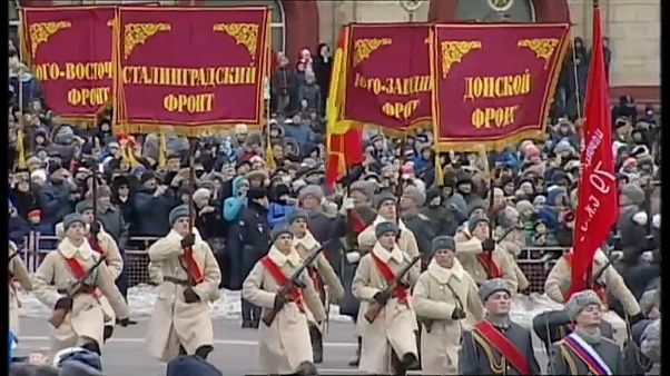Hitler faşizmini durduran Stalingrad Zaferi'nin 75'nci yılı kutlandı Hitler faşizmini durduran Stalingrad Zaferi'nin 75'nci yılı kutlandı
