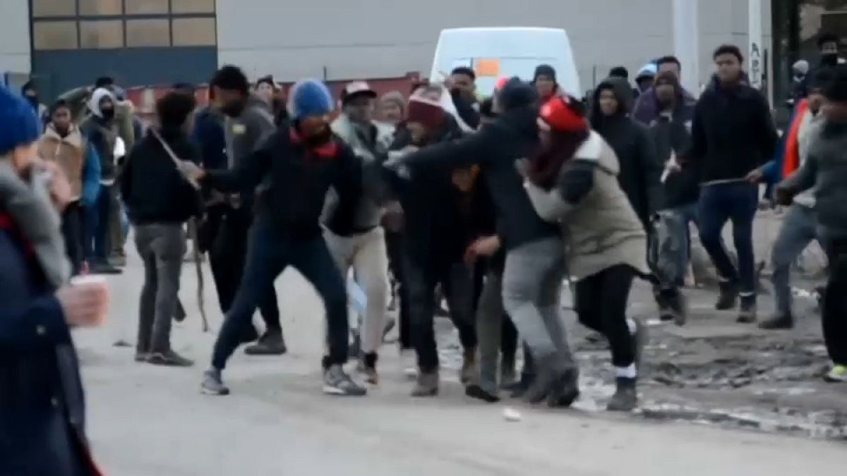 Más policía en Calais tras una pelea que acabó a tiros