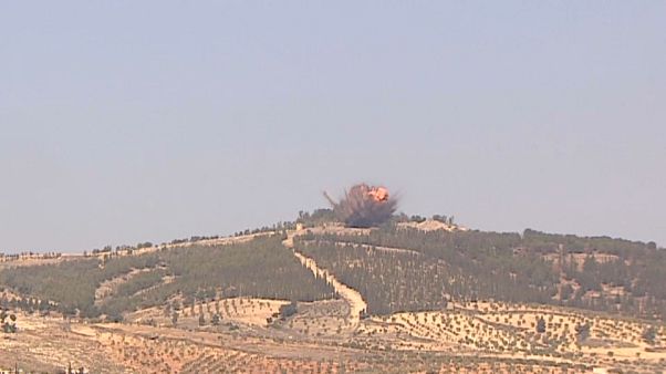 Turquia detém críticos da operação militar na Síria Turquia detém críticos da operação militar na Síria
