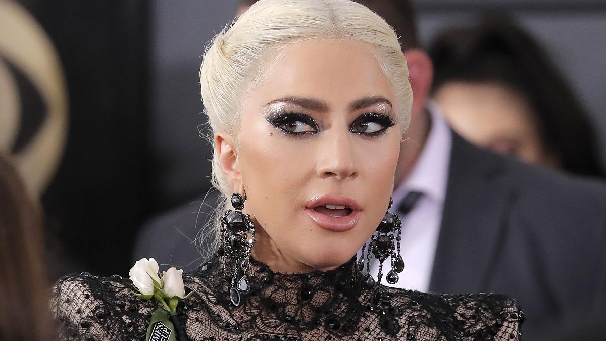 Lady Gaga annulla 10 concerti in Europa  