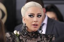Lady Gaga annulla 10 concerti in Europa