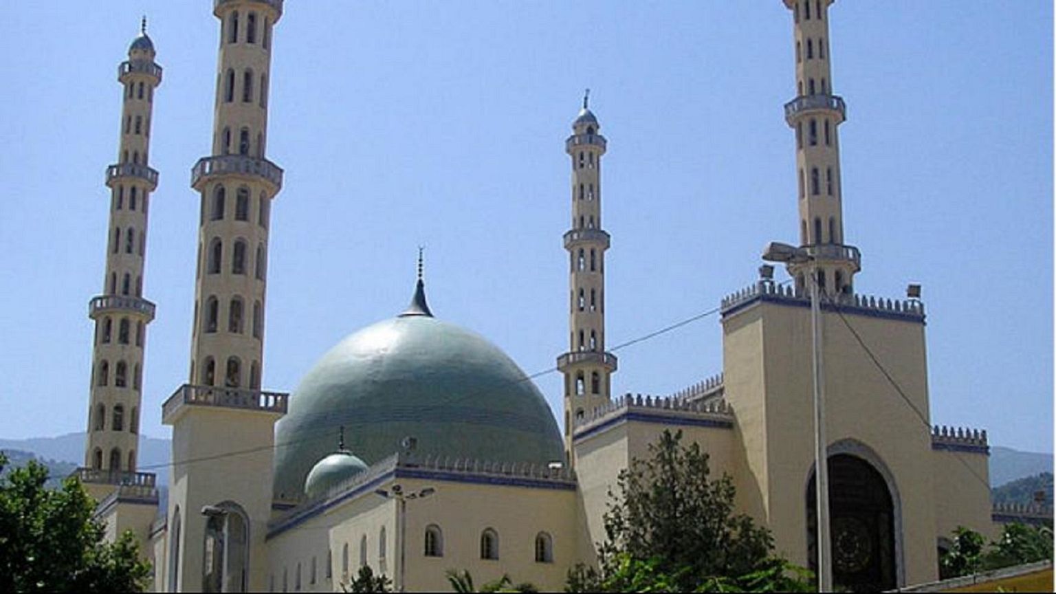 مسجد في الجزائر