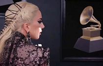 Lady Gaga cancela espetáculos na Europa