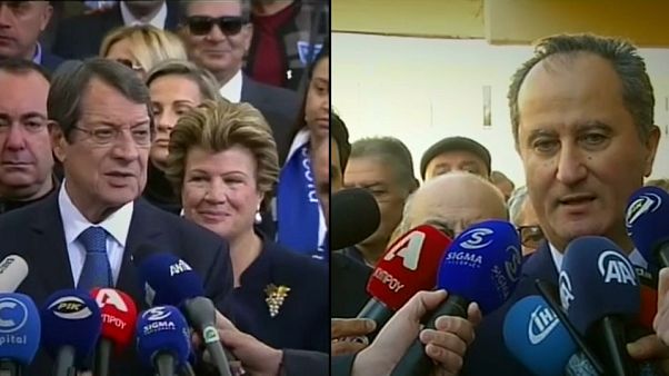 Krıbrıslı Rumlar cumhurbaşkanlığı seçimlerinin ikinci turu için sandığa gidiyor Krıbrıslı Rumlar cumhurbaşkanlığı seçimlerinin ikinci turu için sandığa gidiyor