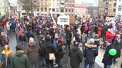 Arab refugees march in German city
