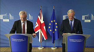 Barnier heads to UK for big Brexit week ahead
