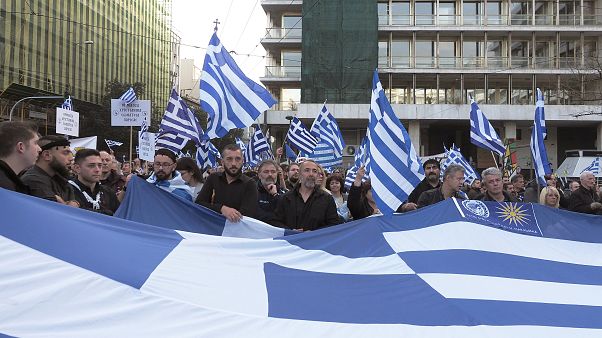 Grecia: migliaia in piazza per un nome Grecia: migliaia in piazza per un nome