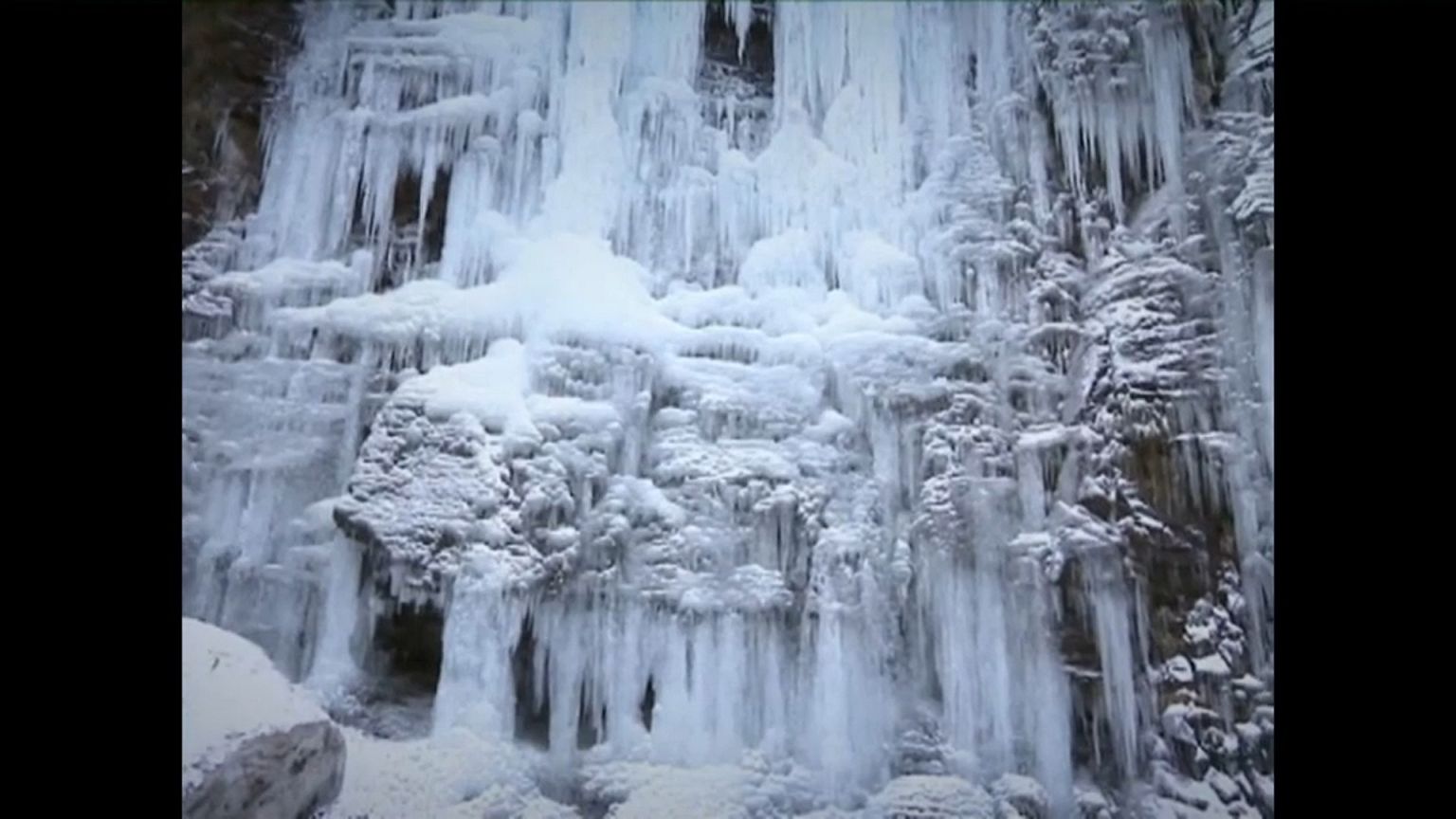 Застывший водопад