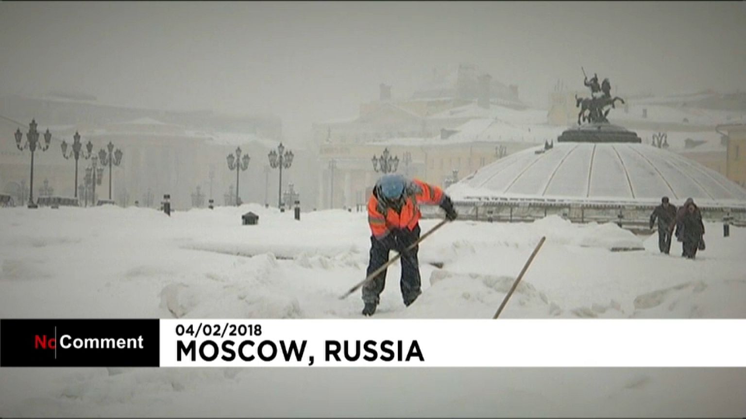 Record snowfall blankets Moscow